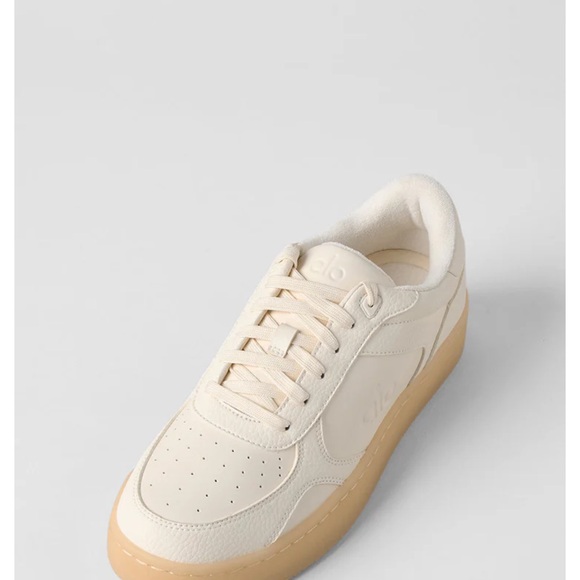 ALO Recovery Mode Limited Edition Clay Unisex Shoes - Picture 3 of 14